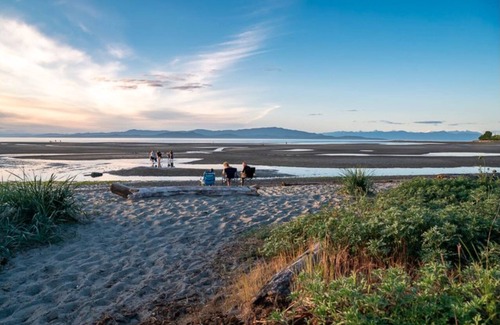 Regional District of Nanaimo Casa | Downtown Parksville at The Bent Tree!