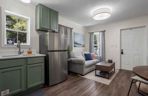 Ocean Springs Casa | Downtown Peaceful Pearl