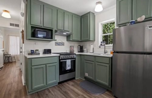 Ocean Springs Casa | Downtown Peaceful Pearl