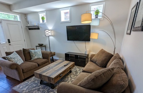 Okanagan-Similkameen Casa | Downtown Penticton Modern Home - 2 minutes from Okanagan Lake!