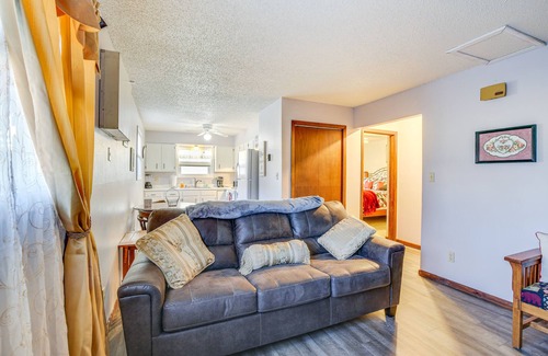 Pierre Apartamento | Downtown Pierre Apartment ~ 1/2 Mi to River!