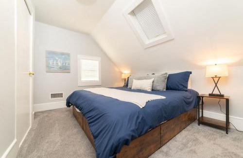 Portsmouth Apartamento | Downtown Portsmouth 2 Bedroom 2 King Beds
