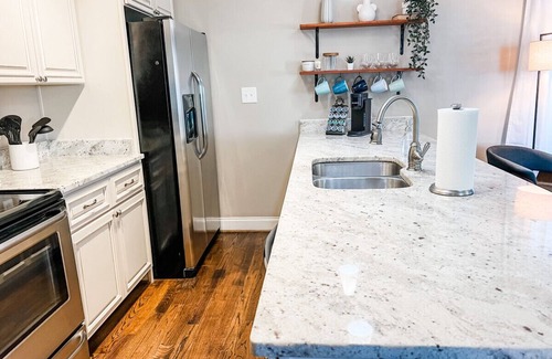 Downtown Casa | Downtown Raleigh 3 Bedroom Bungalow