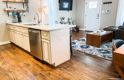 Downtown Casa | Downtown Raleigh 3 Bedroom Bungalow