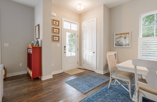 South Rehoboth Casa | A estrenar 2. 5 cuadras de la playa! Hermoso porche 5BR apantallado para 12 personas dormitorio del nivel principal