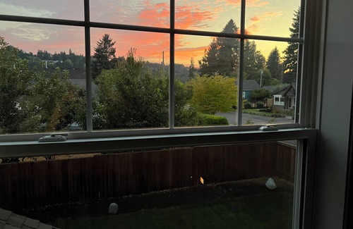 West Linn Casa | Downtown Retreat