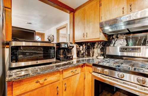 Estes Park Cabaña | Downtown Riverside Cabin - Enjoy staying on the river in downtown Estes Park