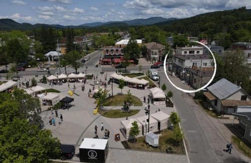 Mont-Tremblant Apartamento | Downtown - Rooftop patio - Free shuttle to ski Mountain