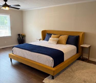 Russellville Casa | Downtown Russellville Home with Hot Tub