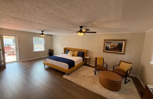 Russellville Casa | Downtown Russellville Home with Hot Tub