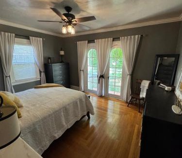 Russellville Casa | Downtown Russellville Home with Hot Tub