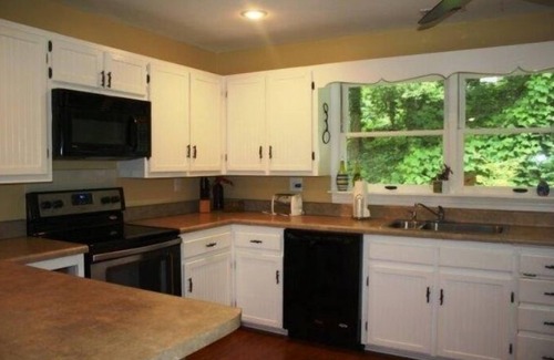 Saluda Casa | ❤️ * Downtown Saluda * ❤️PETS * Large OpenConcept INICIO Y LOTES DE ESTACIONAMIENTO-16 mins 2 TIEC