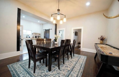 Midtown Casa | Downtown San Antonio/Sleeps 18/Pearl/Riverwalk/Zoo