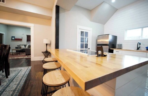 Midtown Casa | Downtown San Antonio/Sleeps 18/Pearl/Riverwalk/Zoo