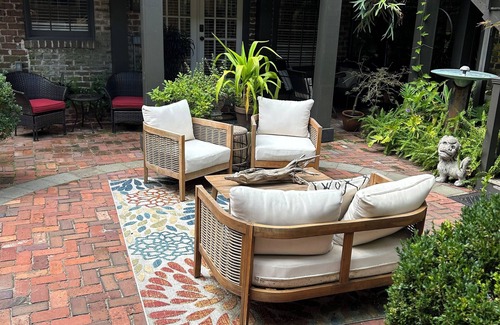 Beach Institute Apartamento | Downtown Savannah Garden Oasis near Forsyth Park