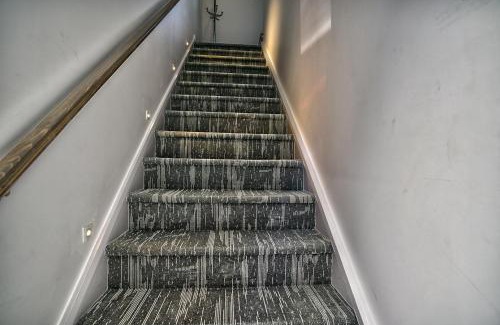 Sherbrooke Apartamento | Downtown Sherby - Central, Parking, King Bed, Sleeps 3