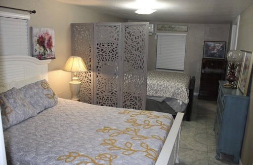 Southtown Villa | Downtown & Southtown leisure district, trendy cafe's, restaurants, bar's
