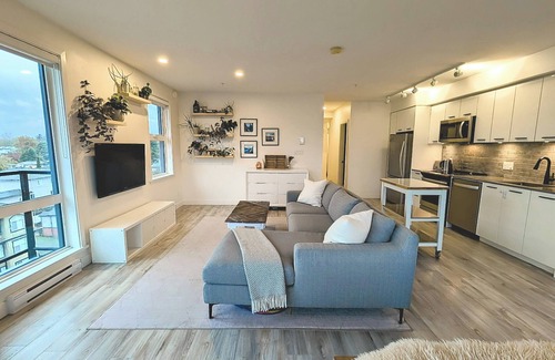 Squamish Condominio | Downtown Squamish Penthouse with Mountain and Ocean Views