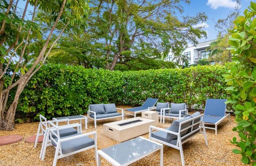 Old Naples Apartamento | Downtown Starfish 807