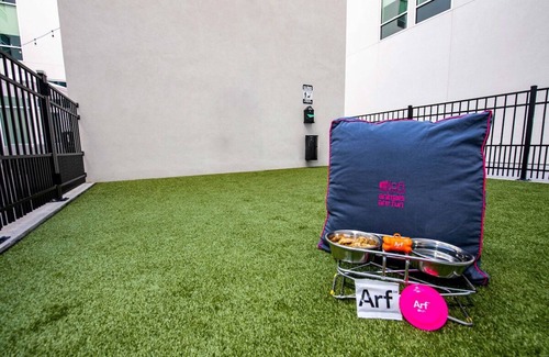Yamacraw Village Casa | Downtown Stay Perfect For Couple | Steps Away to Historic District