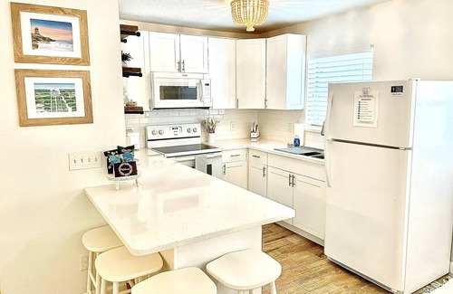 Stuart Cabaña | Downtown Stuart Coastal Cottage