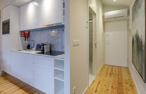 Centro / Baixa Apartamento | Downtown Studio w/Pool, AC & Balcony by LovelyStay