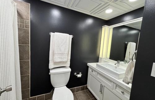 St. Joseph Historic Neighborhood Apartamento | Downtown Studio with Full Kitchen and Bath