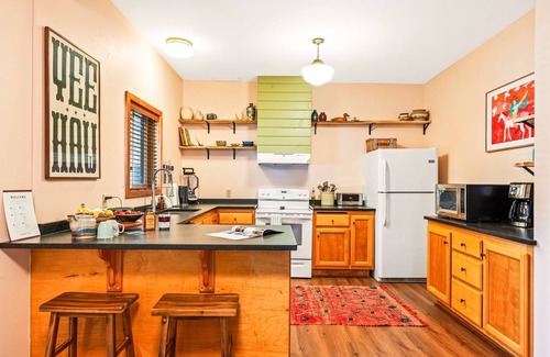 Sandpoint Casa | Downtown Stylish Townhome w/ Sauna & HotTub!