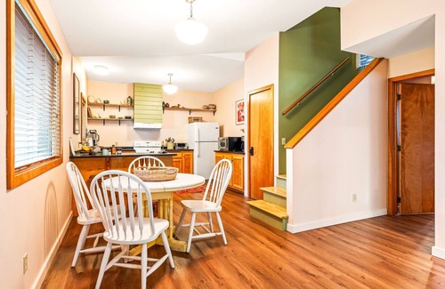 Sandpoint Casa | Downtown Stylish Townhome w/ Sauna & HotTub!