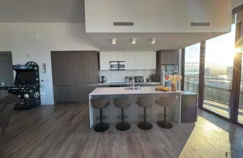 Channel District Apartamento | Downtown Tampa Penthouse: Views, Luxury & Fun!