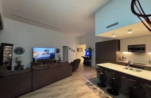 Channel District Apartamento | Downtown Tampa Penthouse: Views, Luxury & Fun!