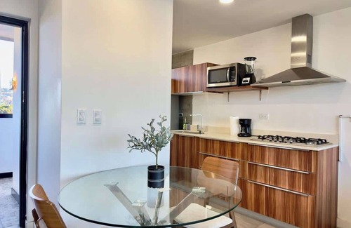 Avenida Revolución Apartamento | Downtown TJ Ave Revolucion 1BR Suite 10th floor