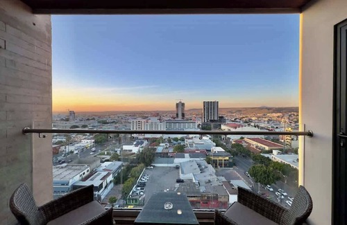 Avenida Revolución Apartamento | Downtown TJ Ave Revolucion 1BR Suite 10th floor