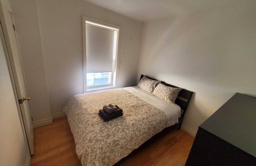 Trinity - Bellwoods Casa | Downtown Toronto 3 bedrooms unit Near Trinity bellwood park