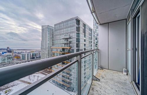 CityPlace Apartamento | Downtown Toronto beautiful condominiums in central location
