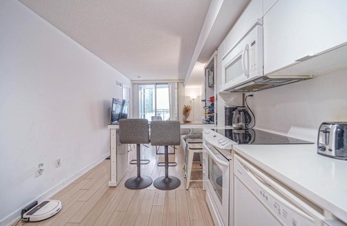 CityPlace Apartamento | Downtown Toronto beautiful condominiums in central location
