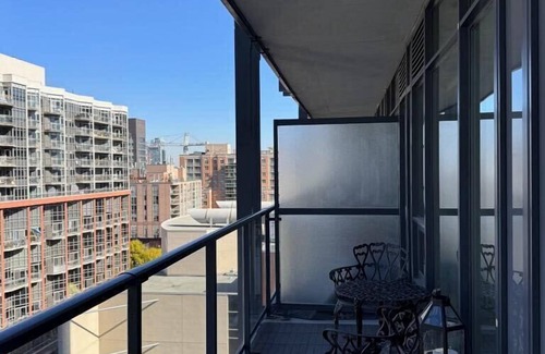 St. Lawrence Condominio | Downtown Toronto Condo with Office Space! Walking distance to Scotiabank Arenan