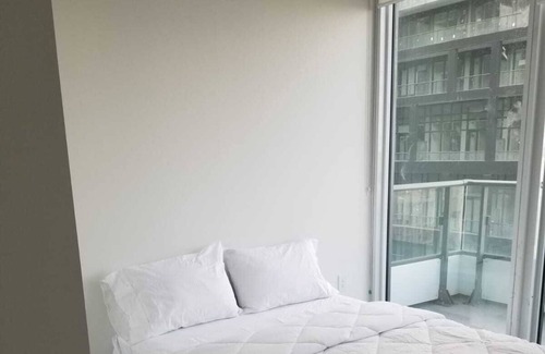 St. Lawrence Apartamento | Downtown Toronto Home an Urban Oasis: