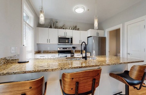 North Capitol Casa | Downtown Townhome w/Garage - Walk everywhere!