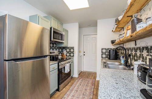 Downtown Casa | Downtown Trailside Cottage