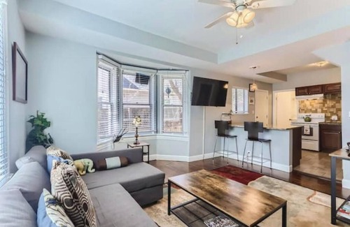 Lafayette Casa | Downtown Tranquility: 2BDR Escape in Lafayette
