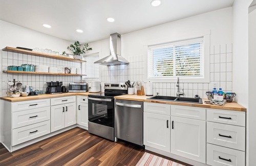 Troy Casa | Downtown “Troy House” Cozy Modern Renovated