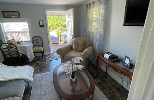 Southside Apartamento | Downtown W. Palm, 2nd Story Sun Deck, near Beach!