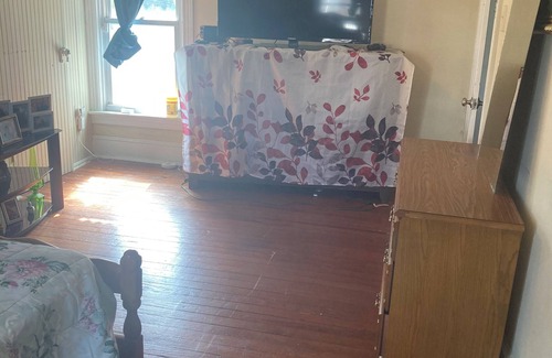 Waynesboro Casa | Downtown Waynesboro Home. Spacious and lovely.