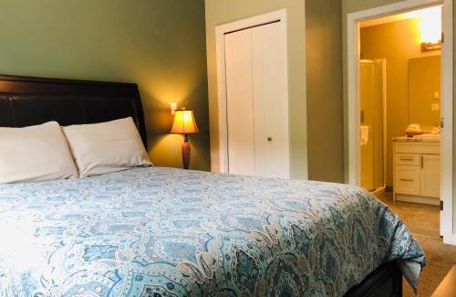 Whitehorse Apartamento | Downtown Whitehorse Deluxe 2 Bedroom Condo