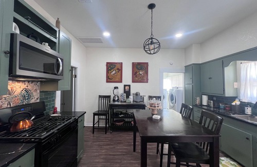Artesia Casa | Downtown Yellow House