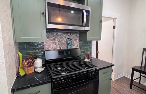 Artesia Casa | Downtown Yellow House