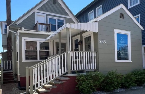 Loudonville Apartamento | Downtwn Loudonville Upstairs 1 Bed Apartment