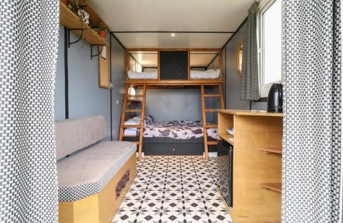 Woodbridge Casa | Dozy Dotty Cow Shed 4