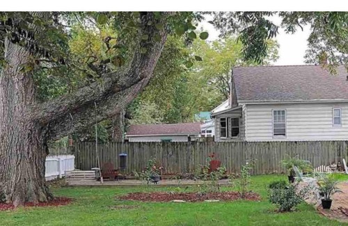 Ste Genevieve Apartamento | Dr. Hertich House was built in 1850 & is in the heart of historic Ste. Genevieve
